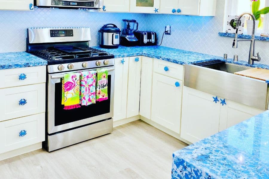 11 Countertop Ideas for Kitchen & Bathroom