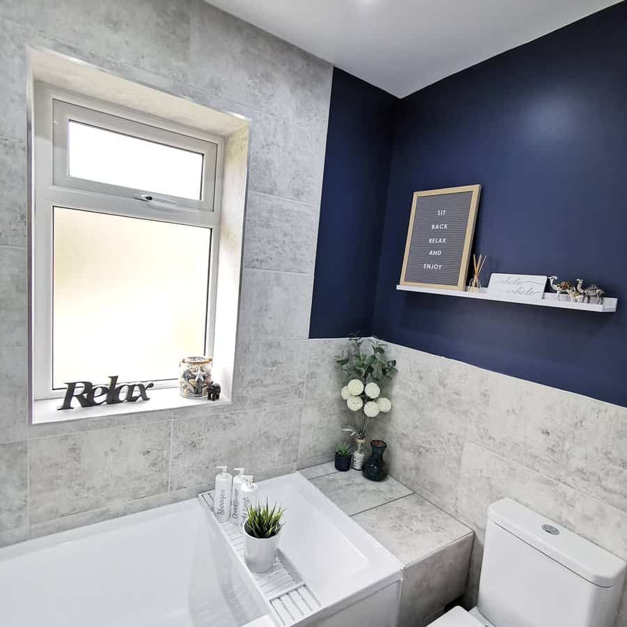 Contemporary blue bathroom