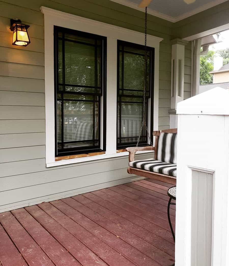 Craftsman window trim