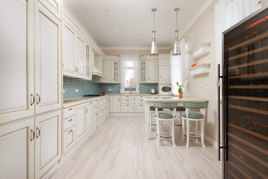Vintage style white kitchen cabinets