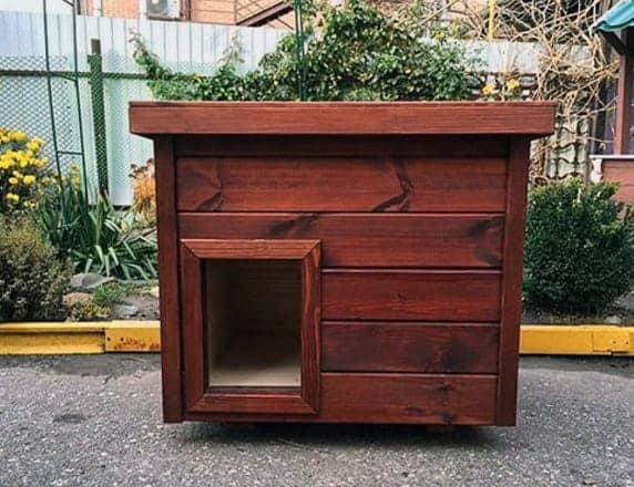 Wood pallet dog house