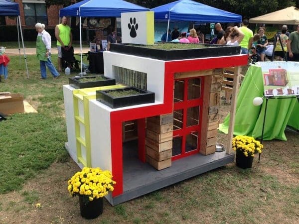 Two level dog house