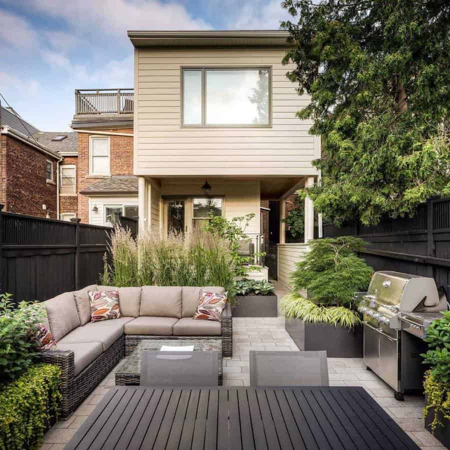 Dining and lounge patio area