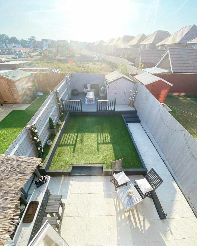 Patio with artificial grass